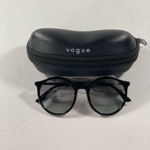 DESIGNER VOGUE SUNGLASSES BRAND NEW WITH CASE